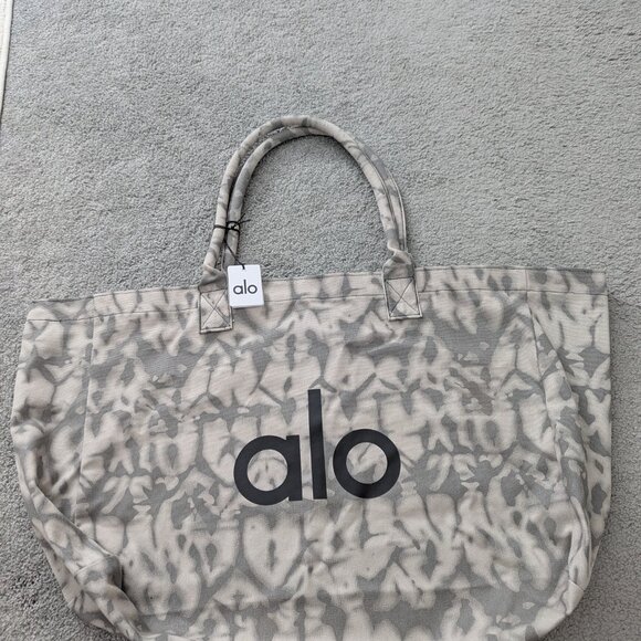 NWT Alo Yoga Iconic Shopper Tote - Picture 3 of 7